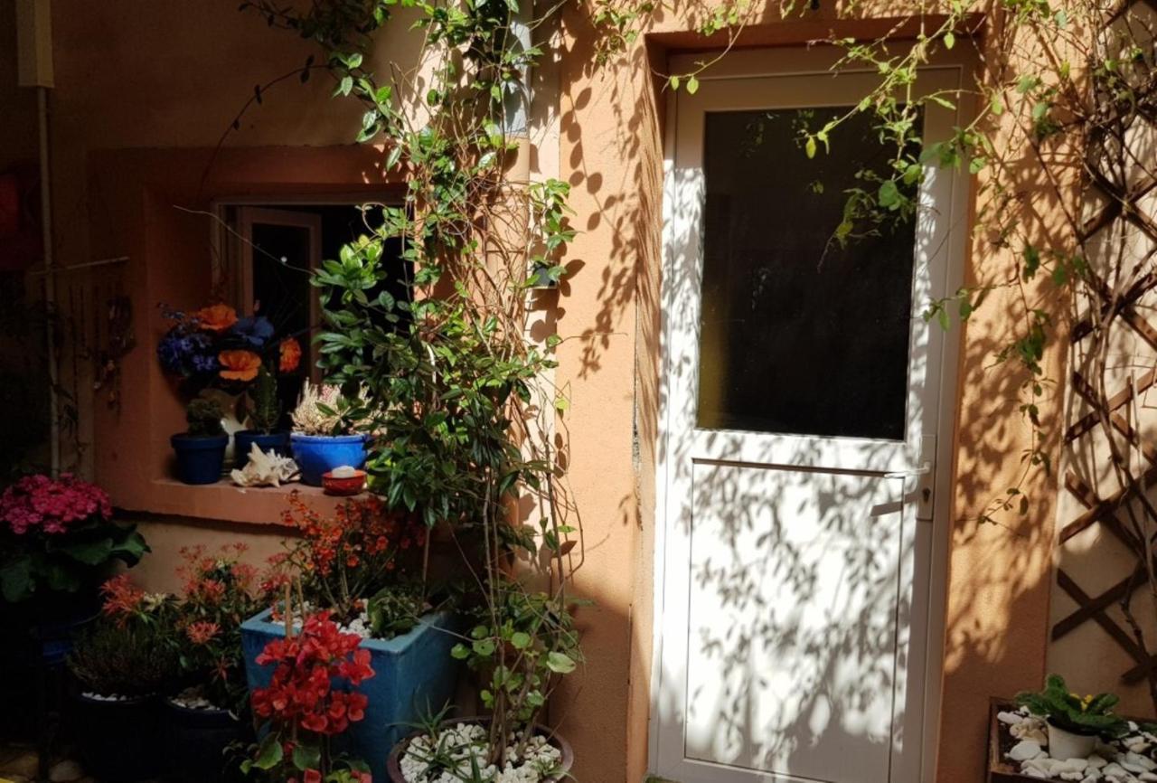 Petit Patio En Centre Ville Ним Екстериор снимка